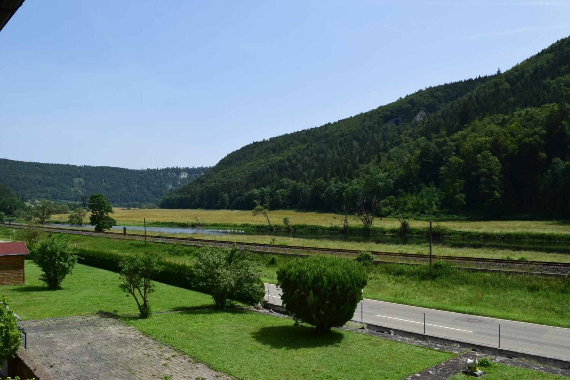 Ferienwohnung Manuela Hausen im Tal エクステリア 写真