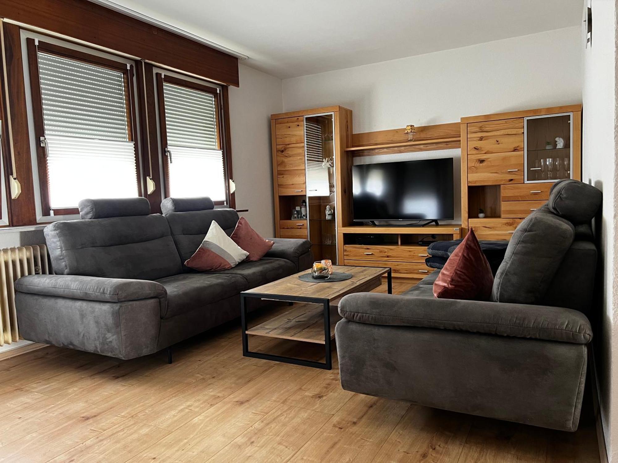 Ferienwohnung Manuela Hausen im Tal エクステリア 写真